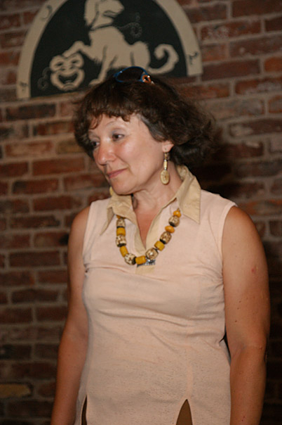 Берлин Лариса Львовна, живописец, график, художник, декоратор, автор керамических композиций и мелкой пластики, масок и театральных кукол