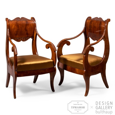 Парные кресла с волнообразными спинками в стиле ампир