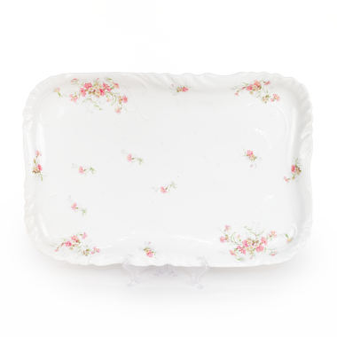 Блюдо с цветочным орнаментом завода братьев Корниловых