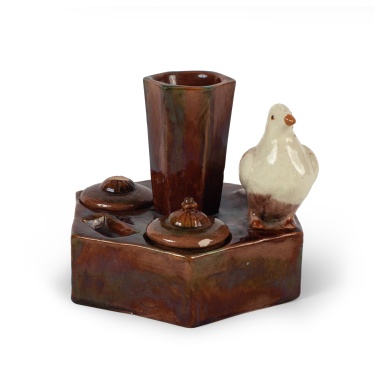 Чернильница «Голубь мира»  Конаковский ф.з.