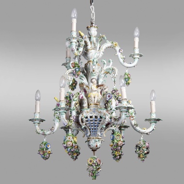 Фарфоровая люстра в стиле Людовика XV