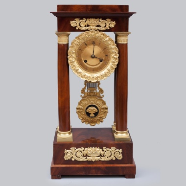 Каминные часы-портик