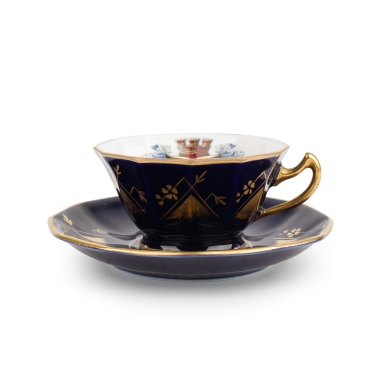 Кофейная пара с деликатной огранкой