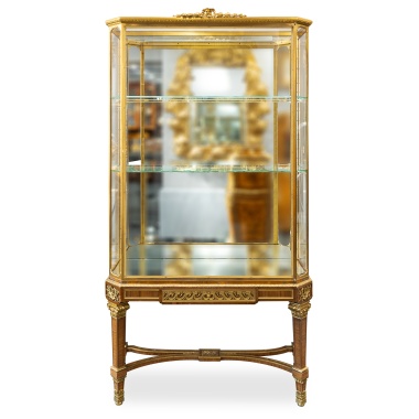 Витрина в стиле Людовика XVI 