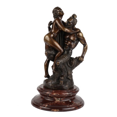 Скульптурная композиция «Сатир с нимфой»