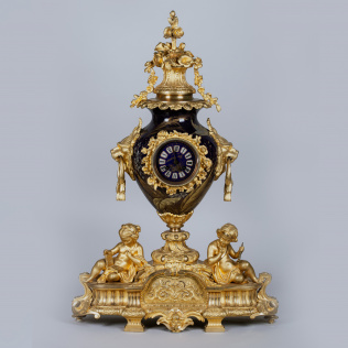 Каминные часы с путти в стиле Наполеона III