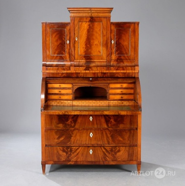 Бюро-секретер в Викторианском стиле
