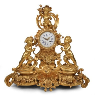 Парадные каминные часы с фигурами амуров по модели XVIII века в стиле Людовика XVI 