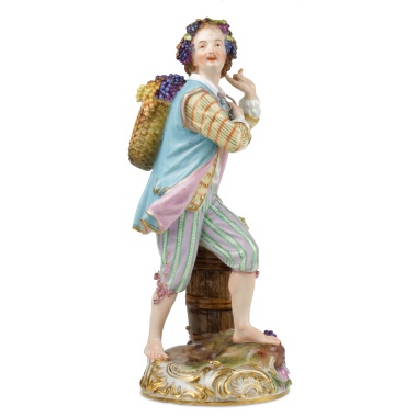 Скульптура «Виноградарь» по модели А. Шписа Императорского фарфорового завода