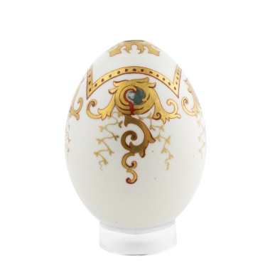Пасхальное яйцо Императорского фарфорового завода с орнаментом в стиле модерн