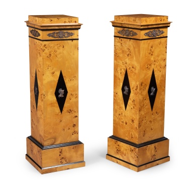 Парные консоли в стиле неоклассицизм