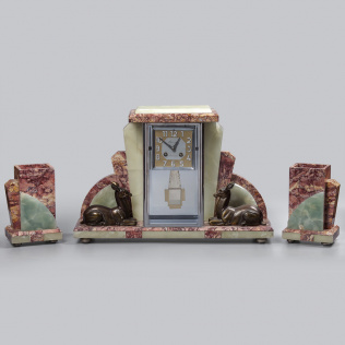 Каминные часы «Косули» с двумя декоративными вазами в стиле ар-деко