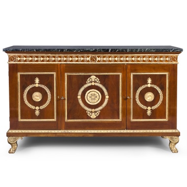 Прилавок с бронзовыми медальонами Наполеона I и Жозефины