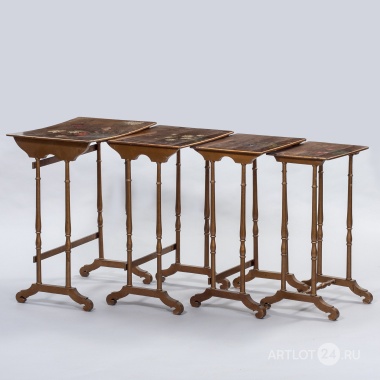 Комплект из четырех консольных столиков