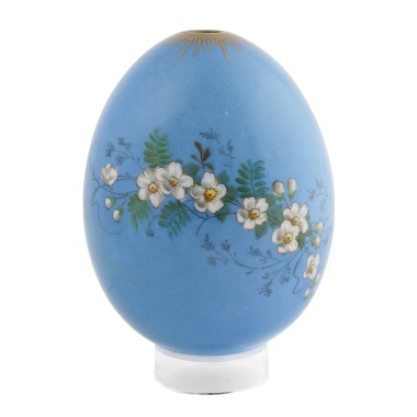 Пасхальное яйцо «Гирлянда белых цветов» с надписью «ХВ»