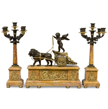 Каминные часы и пара канделябров «Триумф Амура»