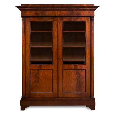 Большой книжный шкаф с резными полуколоннами в стиле русский ампир