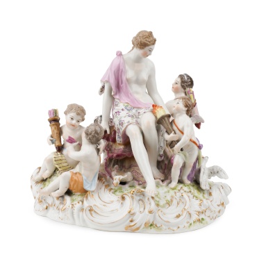 Скульптурная композиция «Афродита и Адонис»