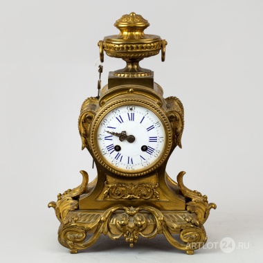 Каминные бронзовые часы с эмалевым циферблатом