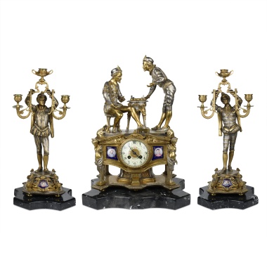 Французские каминные часы "Игра в шахматы" в стиле неоренессанс