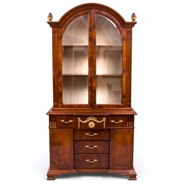 Кабинетный шкаф-витрина