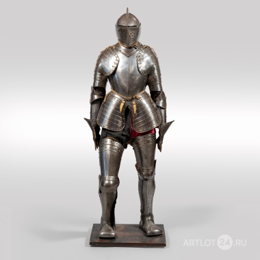 Рыцарский доспех викторианской эпохи