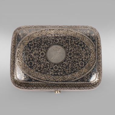 Табакерка в неорусском стиле