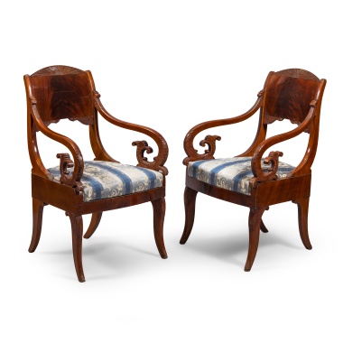Парные русские кресла с изогнутыми ножками в стиле ампир 