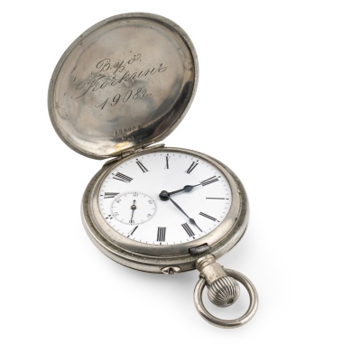 Часы карманные закрытого типа (трехкрышечные) с изображением всадника на лошади