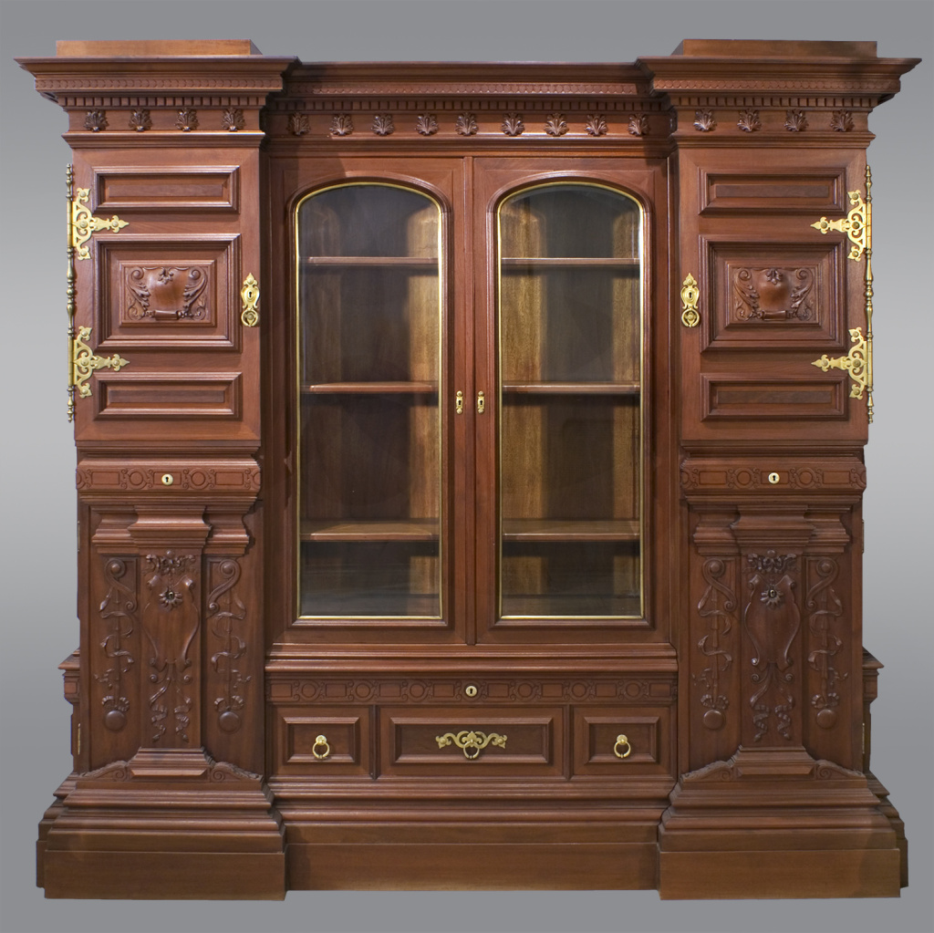 Russian_cabinet_set_from_the_Schmitt_factory_05.jpg