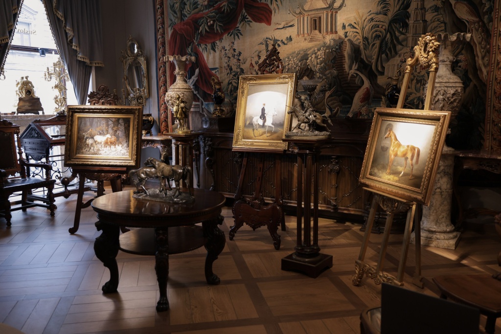trianongallery-1_resized (1).jpg