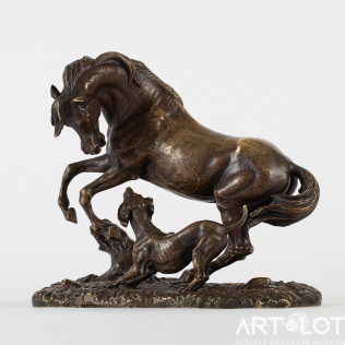 Скульптура кабинетная «Конь и собака»