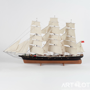 Модель трёхмачтового парусного корабля «Катти Сарк»